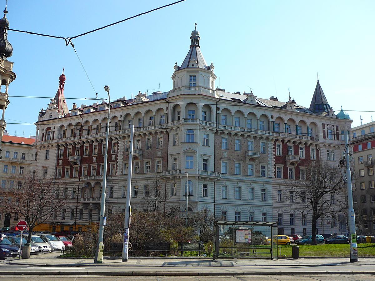 Leo Apartments Old Town Prag Exteriör bild