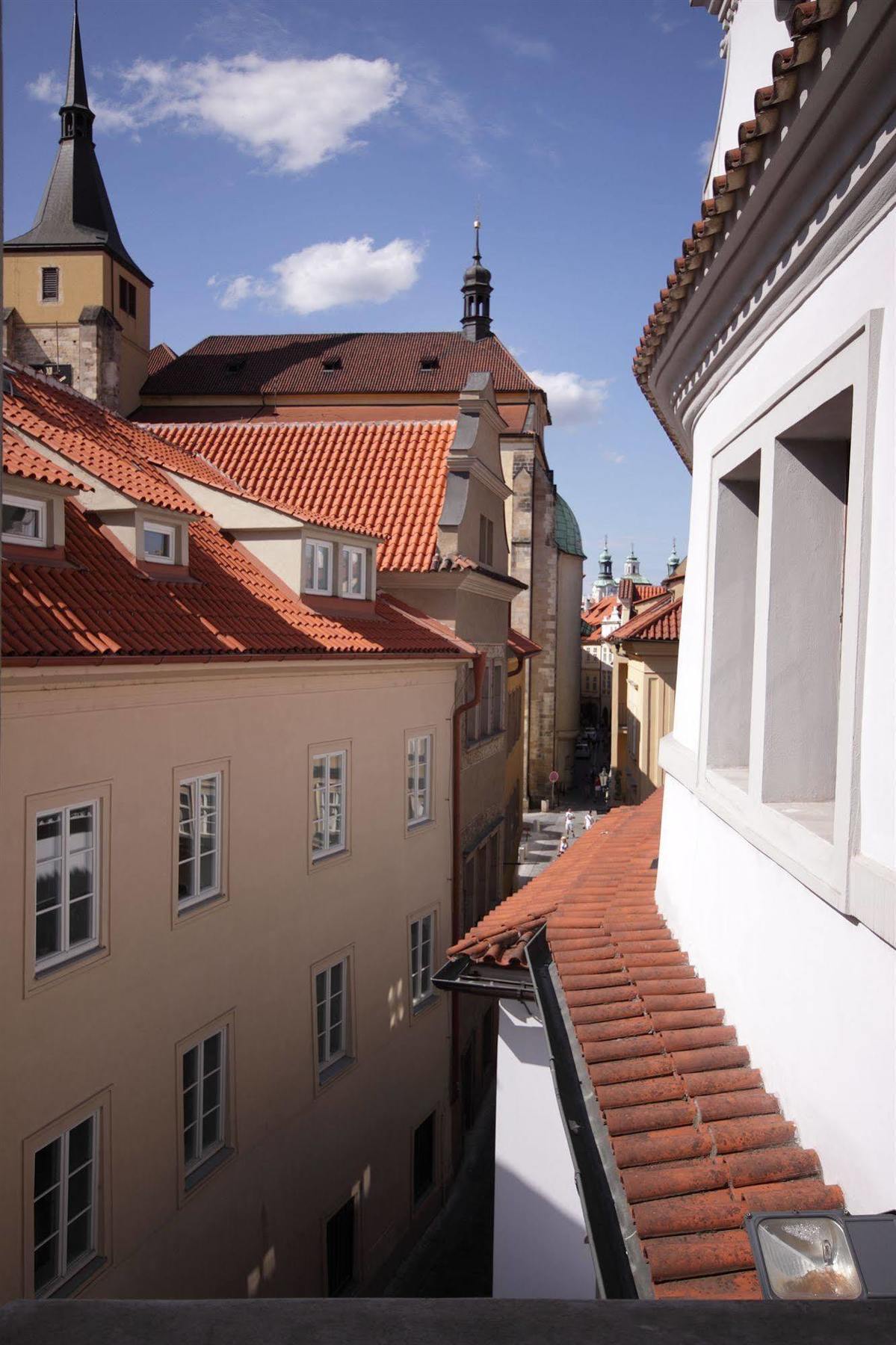 Leo Apartments Old Town Prag Exteriör bild