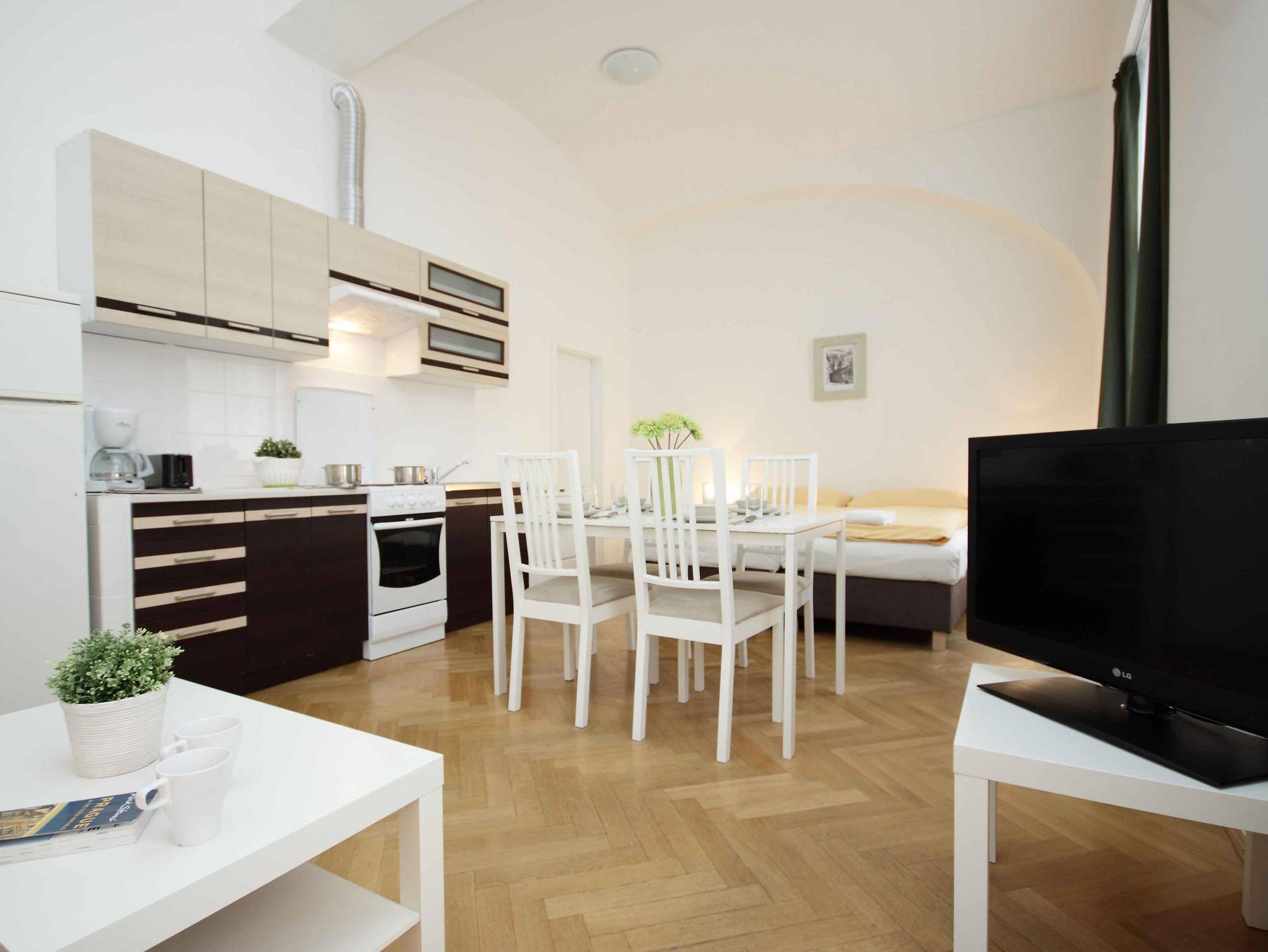 Leo Apartments Old Town Prag Exteriör bild