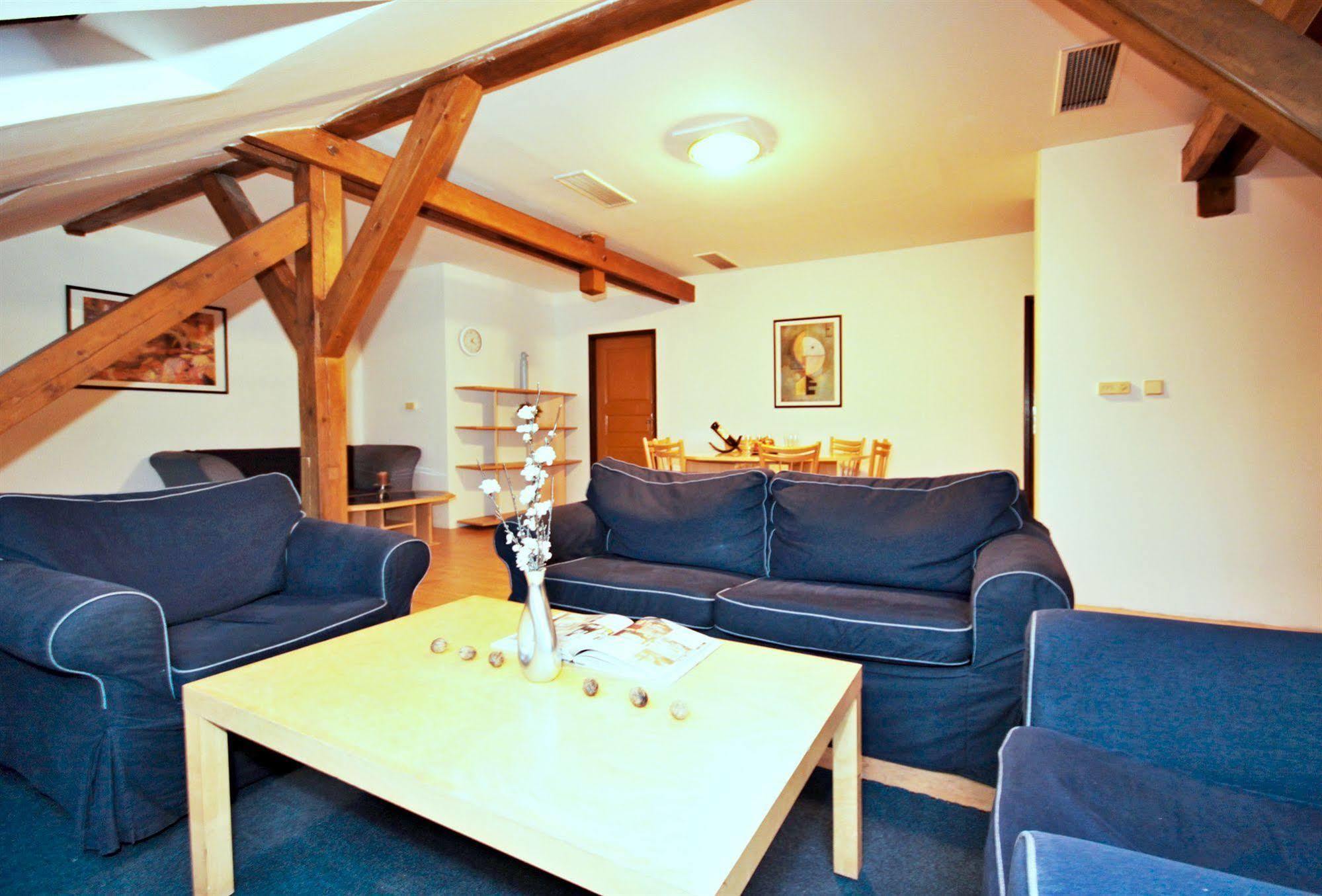 Leo Apartments Old Town Prag Exteriör bild