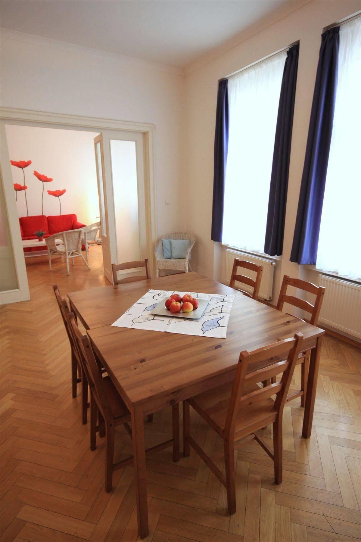 Leo Apartments Old Town Prag Exteriör bild