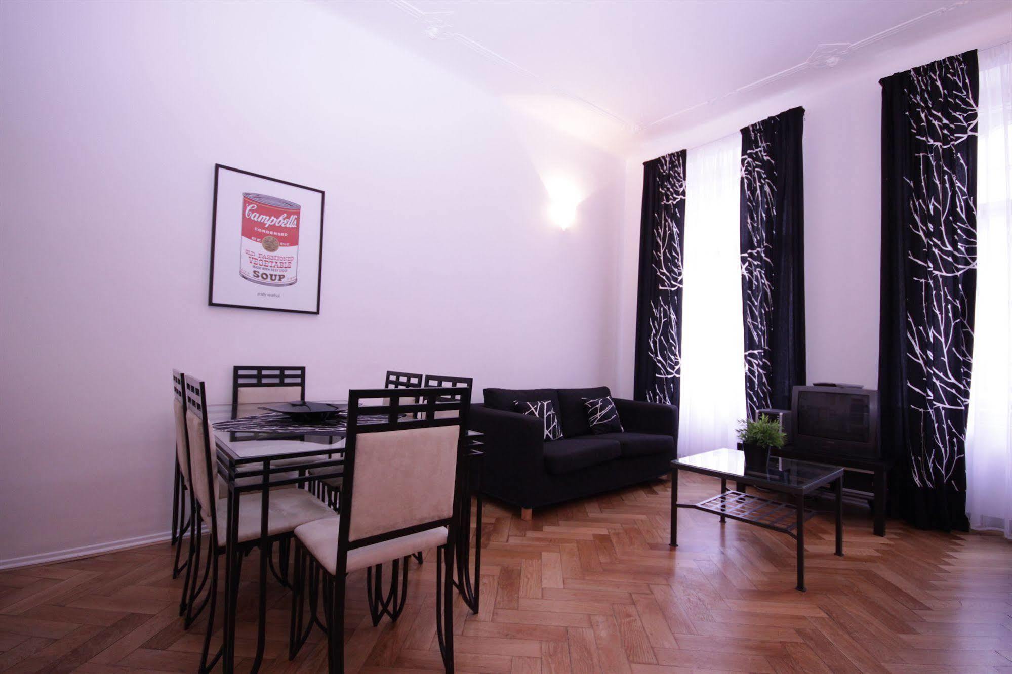 Leo Apartments Old Town Prag Exteriör bild