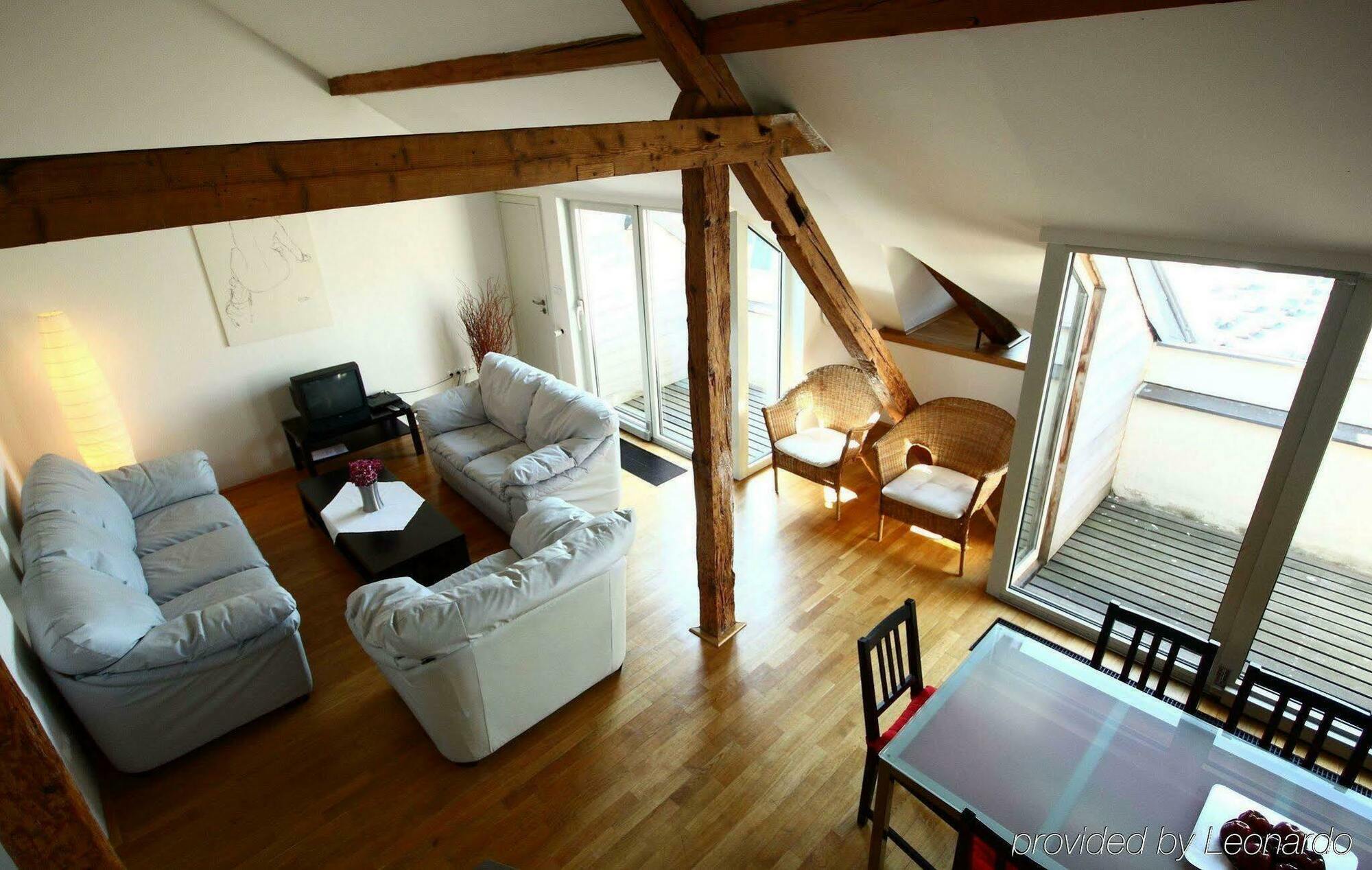 Leo Apartments Old Town Prag Exteriör bild
